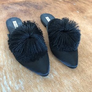 Pom Pom mules